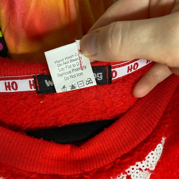 Fuzzy Santa top - Picture 5 of 8